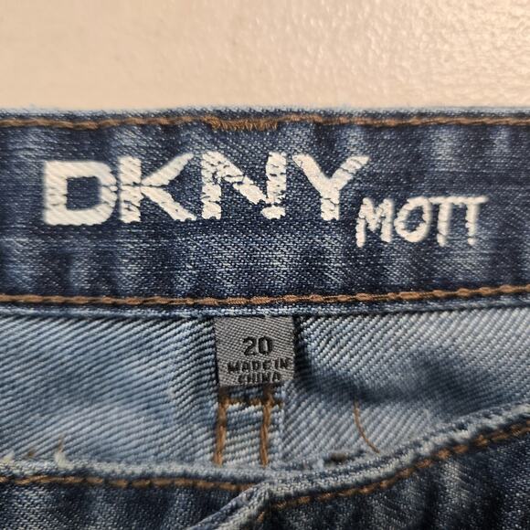 DKNY Mott Jeans Women's 20 (waist 32) Blue Dark Wash Slightest Distress Straight - Picture 4 of 16